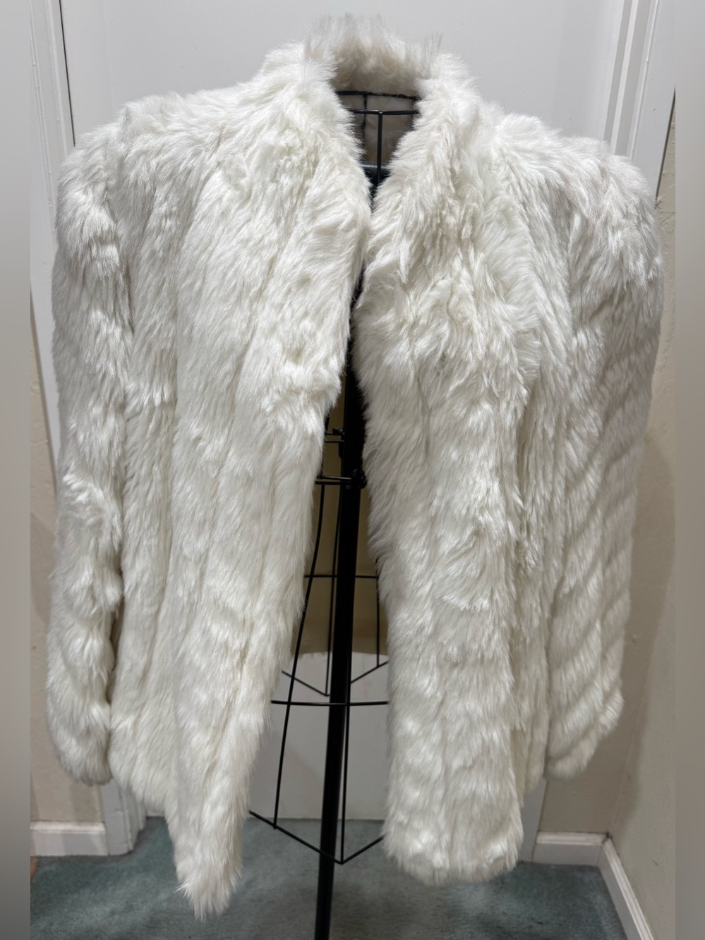 Vintage Manchester L.A. Calif fur coat Plush White Faux Fur